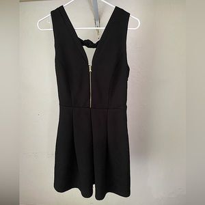 Great for parties and other festive events. Easy to match shoes and jewelry.